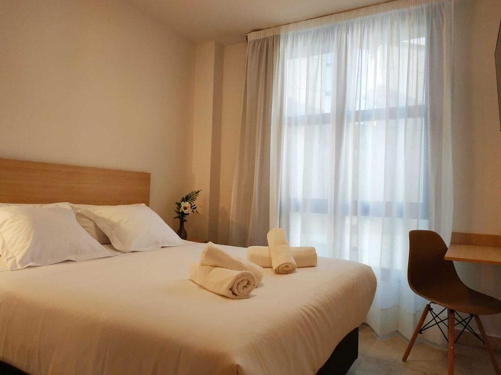Iraipe Logrono Hotel Buitenkant foto