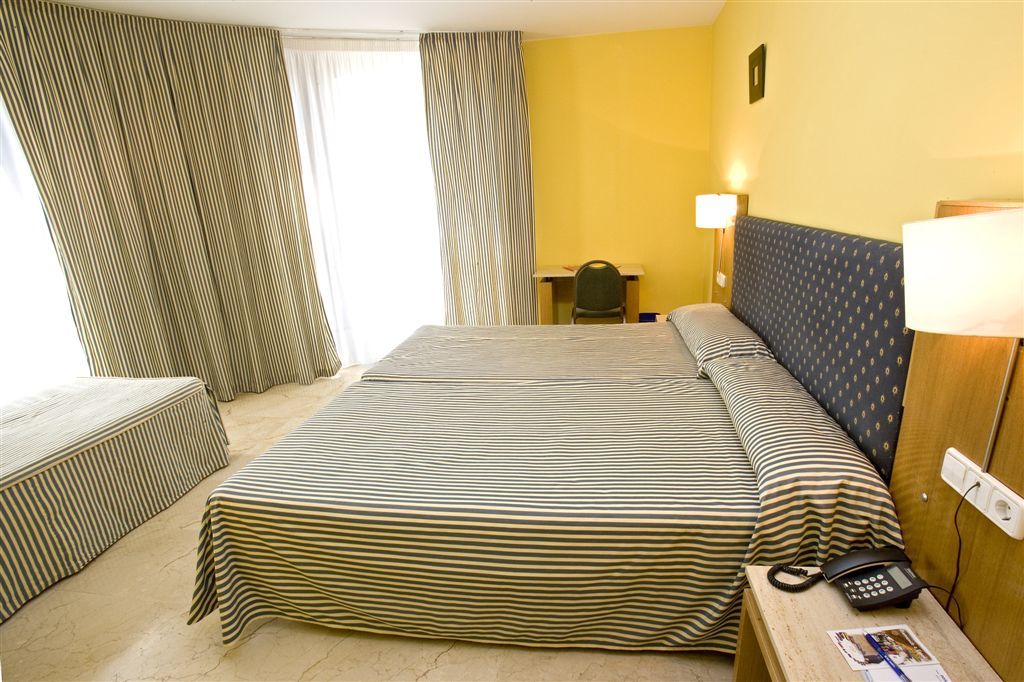 Iraipe Logrono Hotel Buitenkant foto